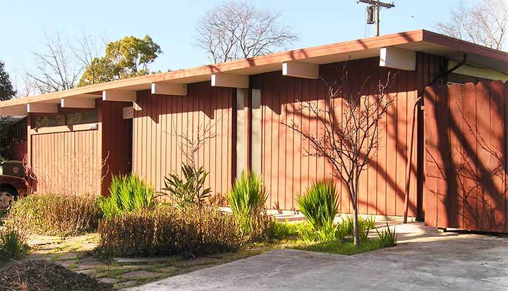 Closed facade