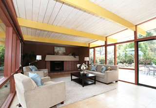 Mogie Modern
